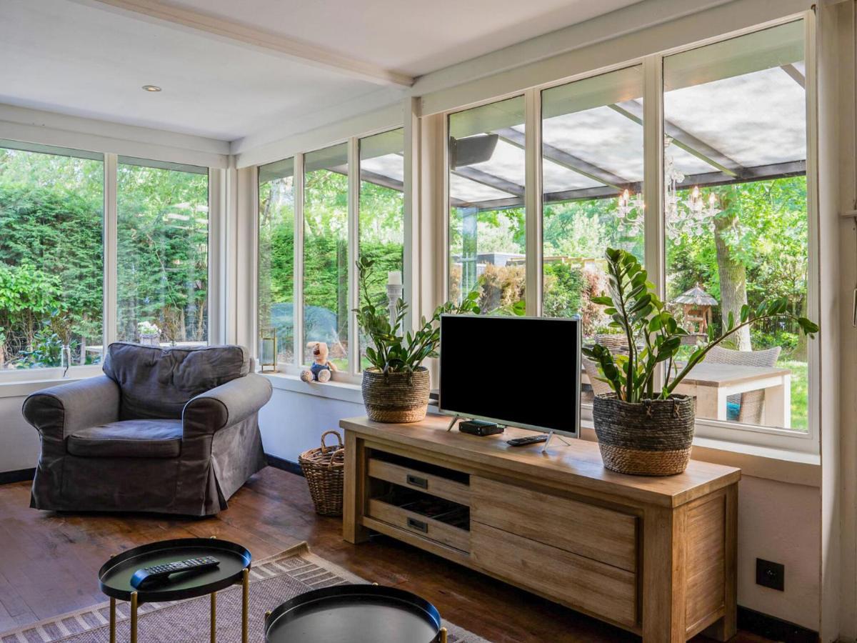 Upscale Bungalow In Lanaken With Private Garden Exteriör bild