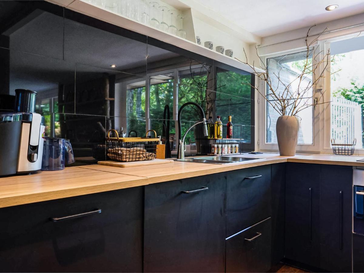 Upscale Bungalow In Lanaken With Private Garden Exteriör bild