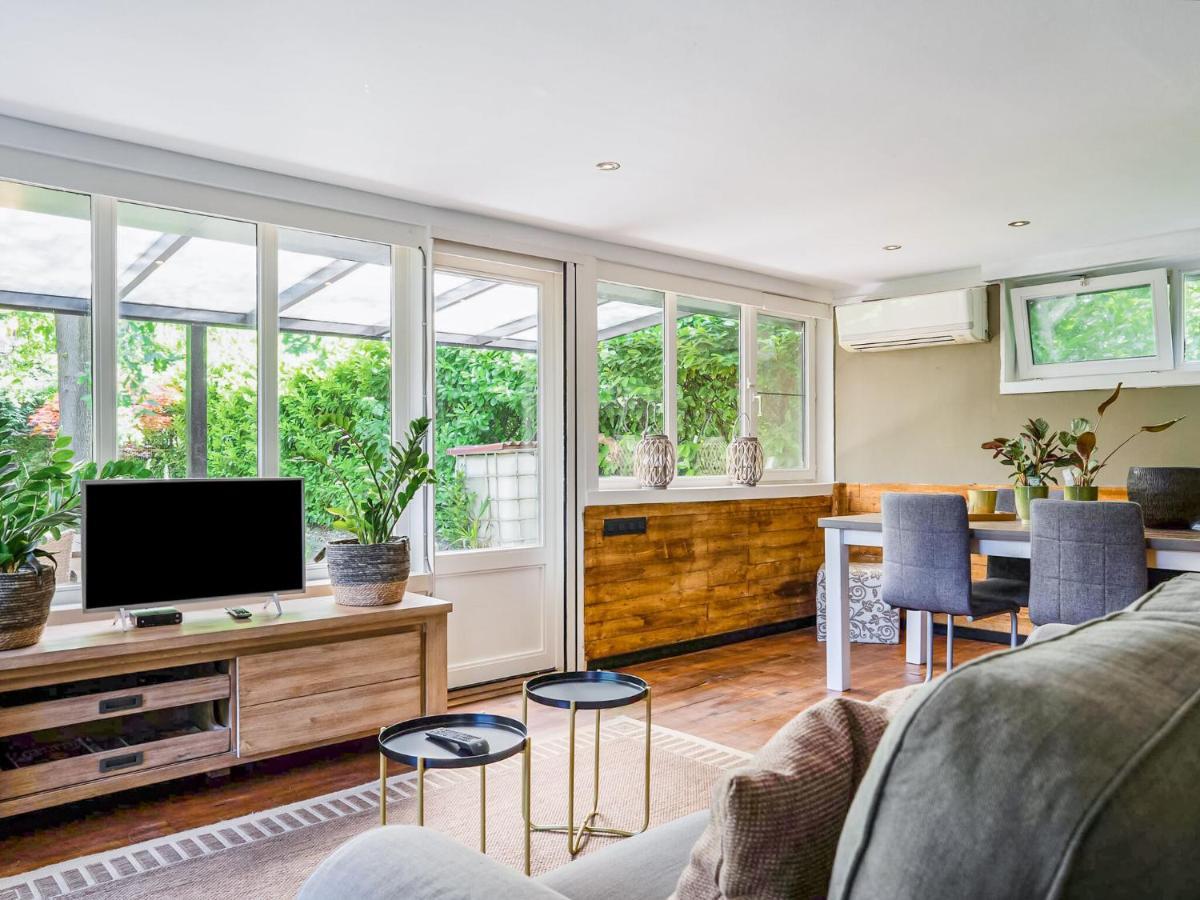 Upscale Bungalow In Lanaken With Private Garden Exteriör bild