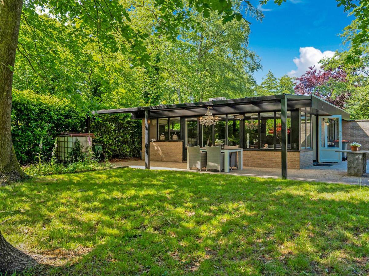 Upscale Bungalow In Lanaken With Private Garden Rum bild
